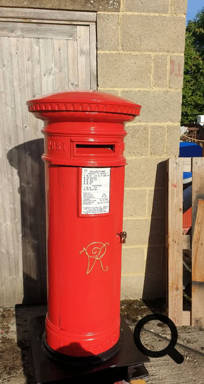 Detailaufnahme einer seltenen VR (Victoria Regina) Pillar Box